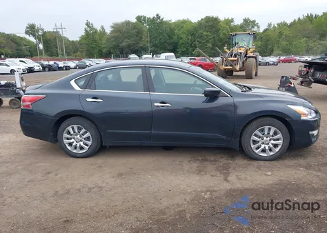 2015 Nissan Altima 2.5 S из США, поврежденный, VIN 1N4AL3AP4FC413660